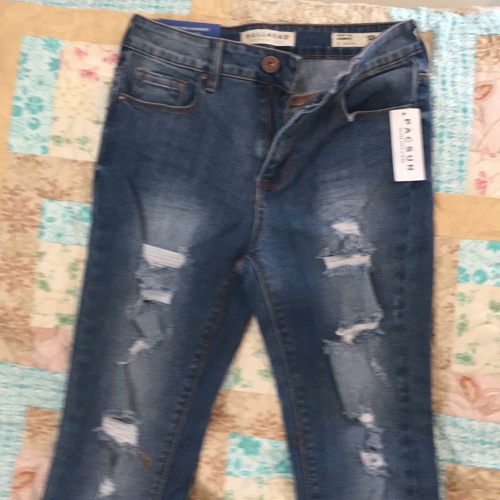 NWT Bullhead Distressed Denim Jeans